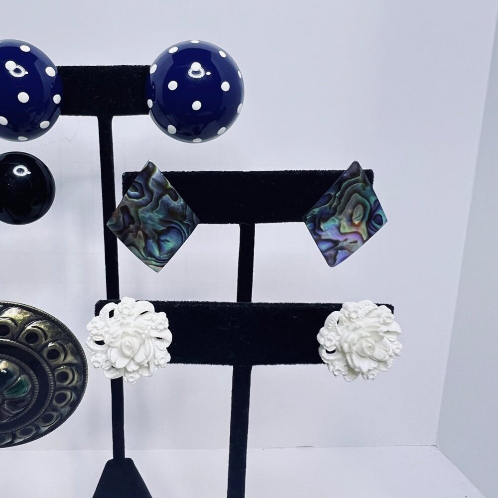 Vintage Lot of 5 Chunky Pierced Earrings (5627) - Picture 4 of 5